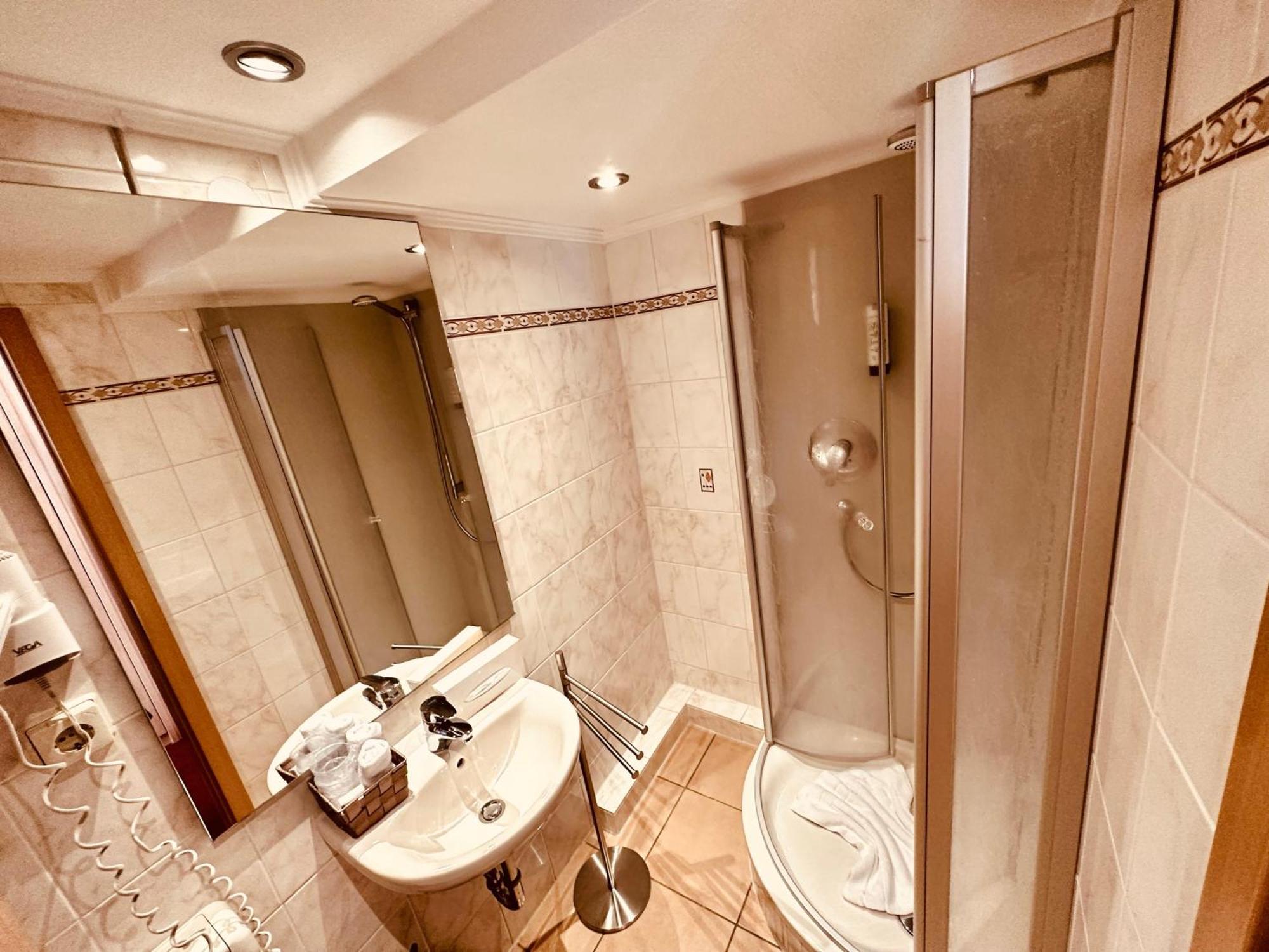 Hotel Weinhof โคเคห์ม ภายนอก รูปภาพ